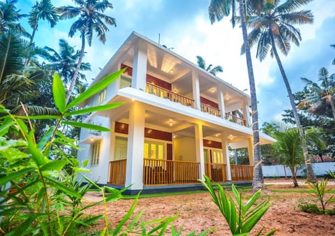 Property building, Spring, Day, Garden, View (from property/room), Balcony/Terrace, Garden view, Breakfast