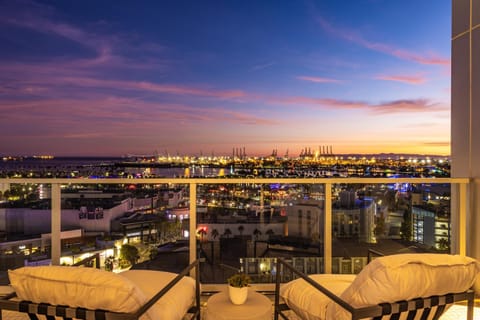 Balcony/Terrace, Beach, Beach, City view, Sea view