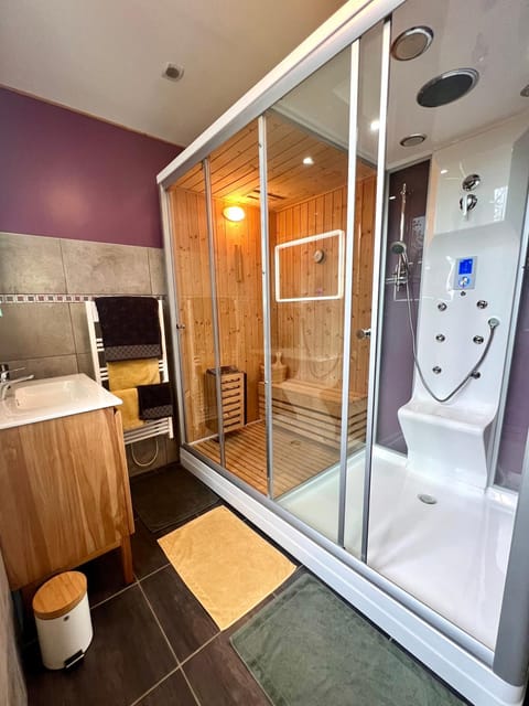 Steam room, Spa and wellness centre/facilities
