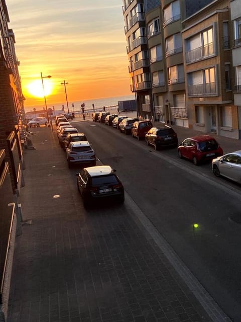View (from property/room), Sea view, Street view, Sunset, Parking