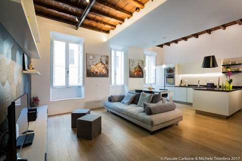 Kitchen or kitchenette, Living room
