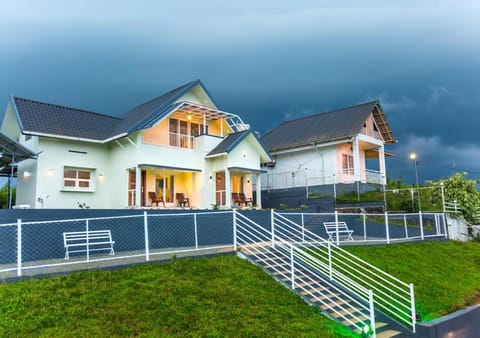 Property building, Day, Garden, Garden view