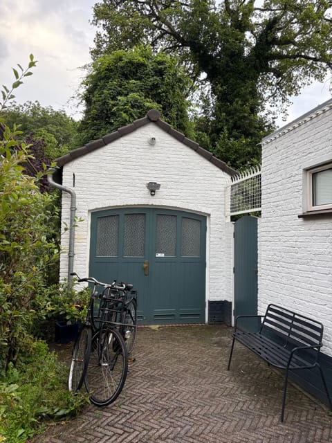 Renovated & private Tinyhouse Den Haag short stay appartment Apartment in Wassenaar