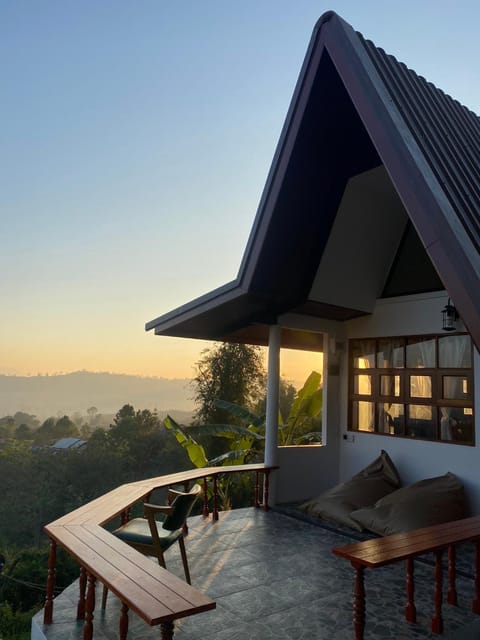 Property building, Patio, Natural landscape, View (from property/room), Balcony/Terrace, Dining area, Mountain view