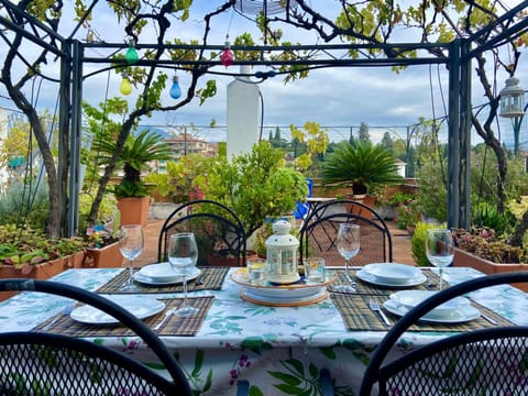 Balcony/Terrace, Garden view
