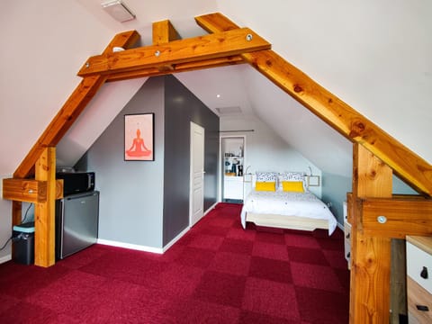 Bed, Kitchen or kitchenette, Photo of the whole room, Bedroom