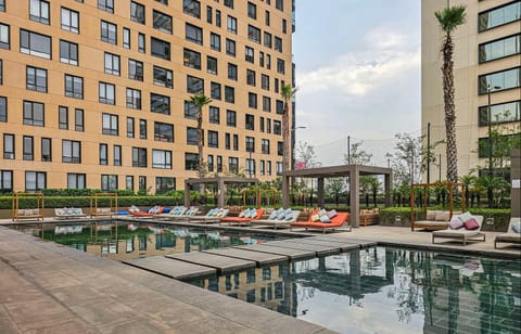 Property building, Day, Pool view, Swimming pool