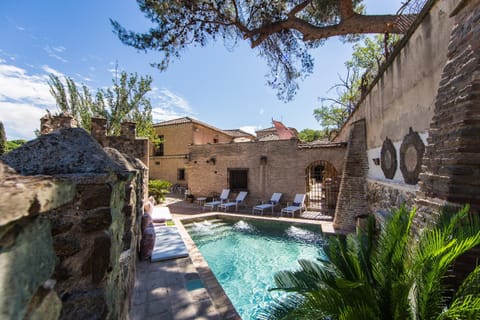 Swimming pool, Swimming pool