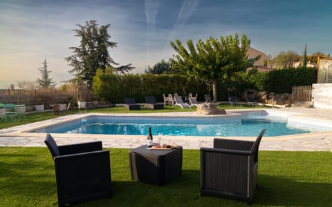 Day, Garden, Garden view, Pool view, Swimming pool, sunbed