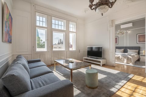 Living room, Seating area, air conditioner