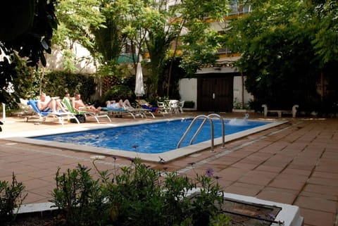 Swimming pool, Swimming pool