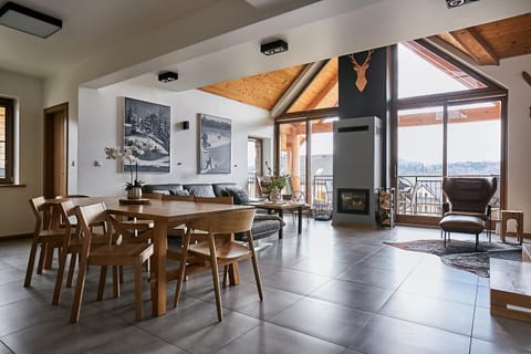 Living room, Seating area, Dining area