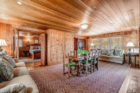 Slice of Life House in Seaside