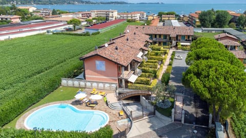 Bird's eye view, View (from property/room), Lake view, Swimming pool