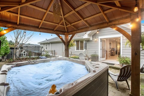 Island Time Escape House in Camano Island