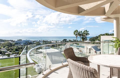 Patio, Natural landscape, View (from property/room), Balcony/Terrace, Seating area, Sea view