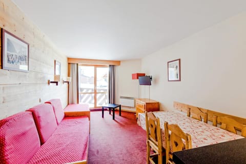 Bed, kitchen
