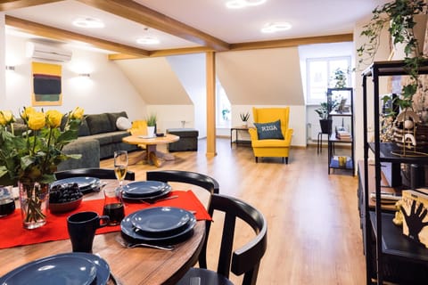 Living room, Seating area, Dining area