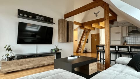 Kitchen or kitchenette, Living room, Seating area, Dining area, kitchen