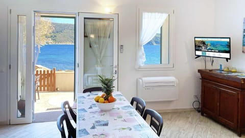 Natural landscape, Living room, Seating area, Landmark view, Sea view