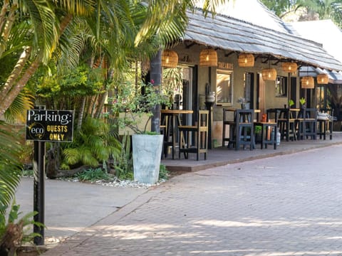 Property building, Restaurant/places to eat, Facade/entrance, Banquet/Function facilities, Location
