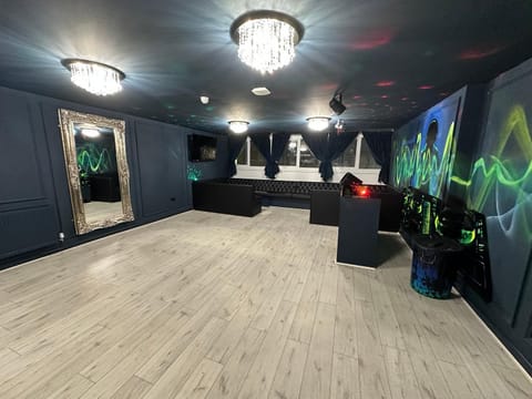 City CTR DJ party apartment - ibiza suite Apartment in Liverpool