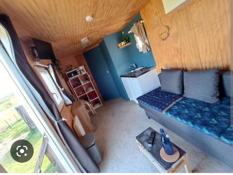 TV and multimedia, Kitchen or kitchenette, Living room, Seating area, minibar