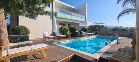 Balcony/Terrace, Swimming pool