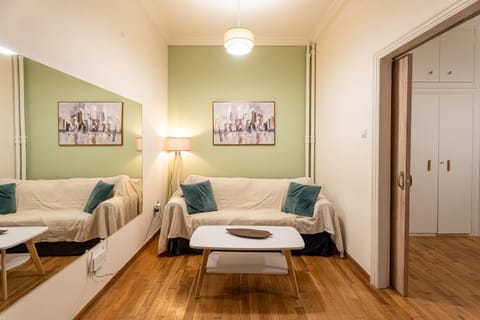 Elegant 2 Bedroom Apartment - near National Museum Apartment in Athens