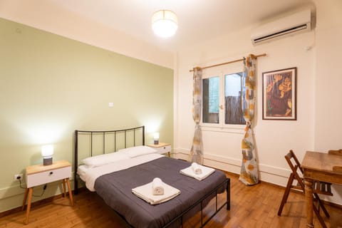 Elegant 2 Bedroom Apartment - near National Museum Apartment in Athens