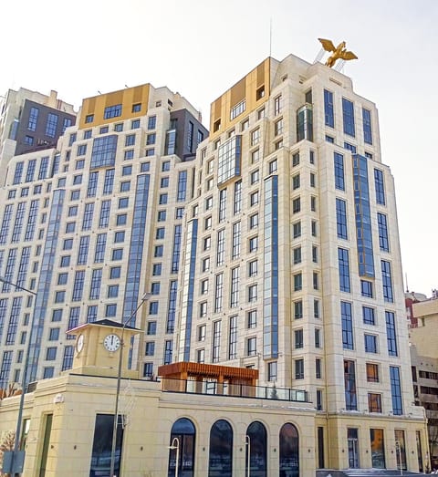 Property building, Location