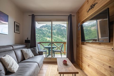 Joli T2, Centre, Parking privé, Wifi, Local à ski Apartment in Isola