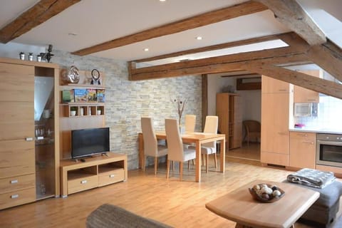 TV and multimedia, Kitchen or kitchenette, Living room, Seating area, Dining area, Evening entertainment, minibar