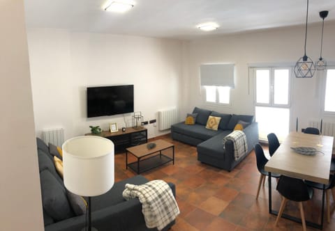 Photo of the whole room, Seating area