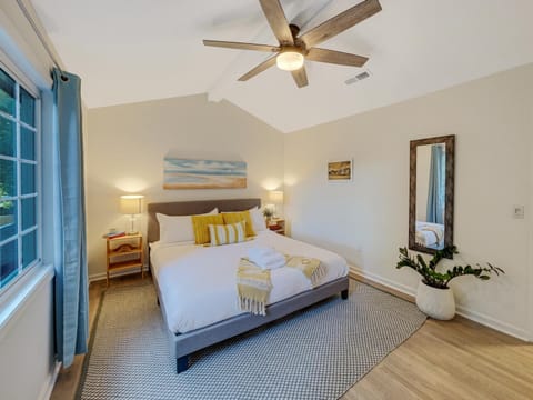 5 Min to Beach—King Beds House in Sullivans Island