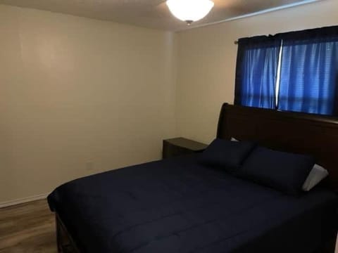 Comfortable downstairs 2 bed next to Fort Sill Apartment in Lawton