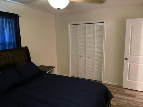 Comfortable downstairs 2 bed next to Fort Sill Apartment in Lawton