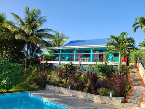 Property building, Balcony/Terrace, Dining area, Garden view, Pool view, Sea view