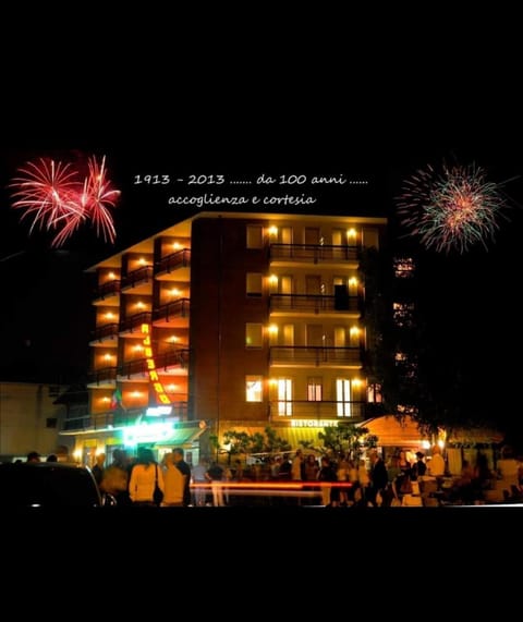 Property building, Night, People, group of guests, wedding