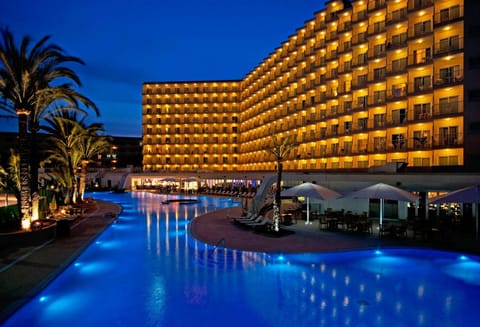 Restaurant/places to eat, Balcony/Terrace, Lounge or bar, Swimming pool