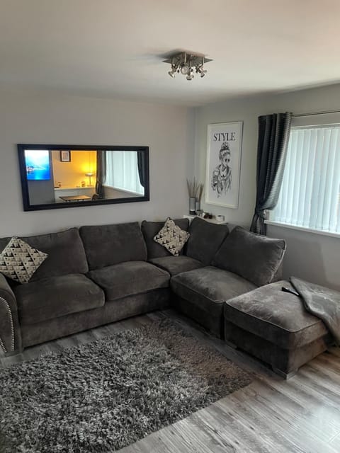 Fantastic full 3 bedroom modern apartment Apartment in Belfast