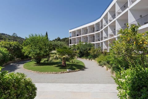 Facade/entrance, Garden, View (from property/room), Balcony/Terrace