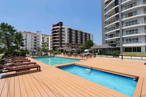 Aqua park, Swimming pool