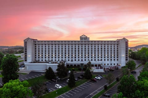Property building, Sunset, Parking