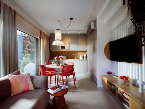 TV and multimedia, Kitchen or kitchenette, Living room