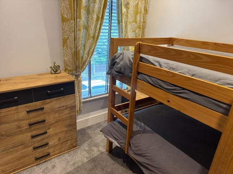 Superb 2 bed Apartment Great location Apartment in Newcastle-under-Lyme