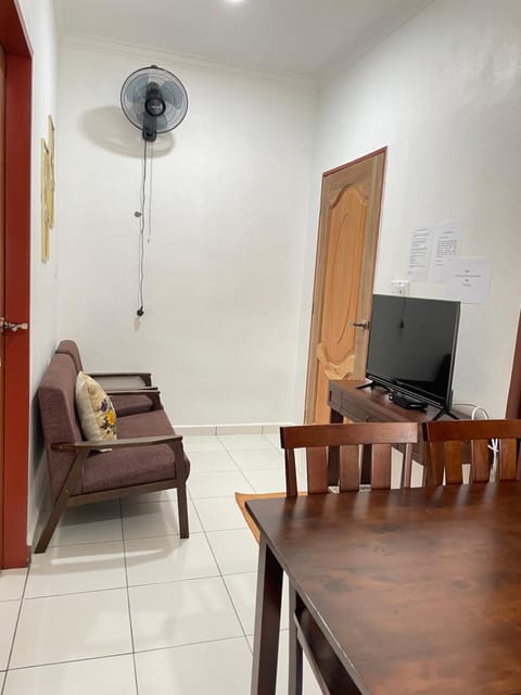 Communal lounge/ TV room, TV and multimedia, Living room, Seating area