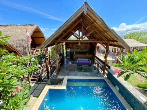 Restaurant/places to eat, Pool view, Swimming pool