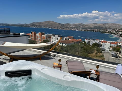 Sea view, Swimming pool