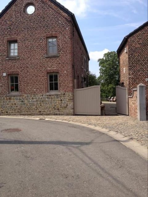 Property building, Facade/entrance